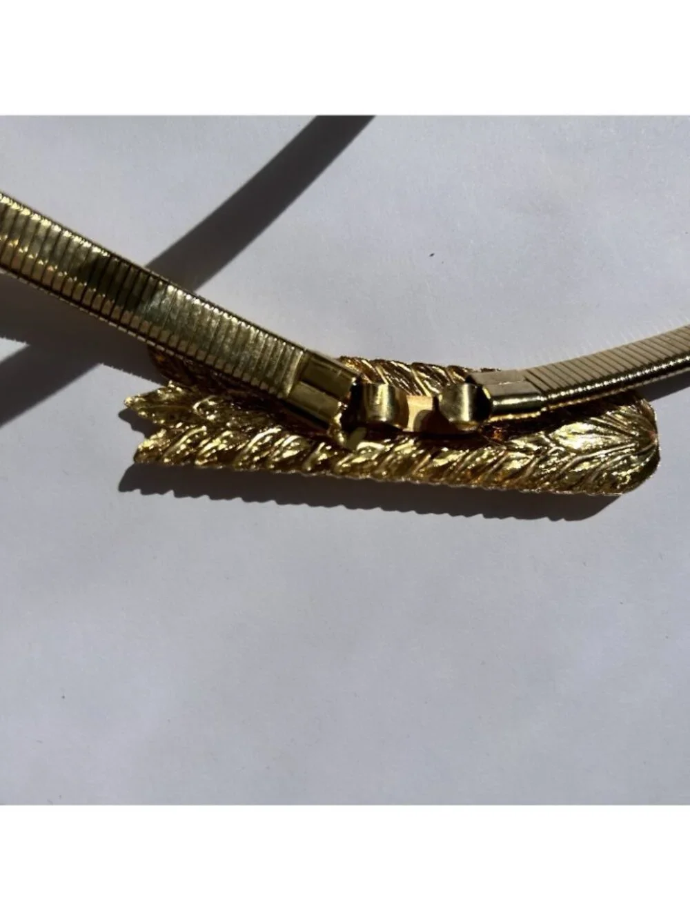 Vintage Goldtone Metallic Skinny Stretchy Metal Belt Ornate Leaf Buckle